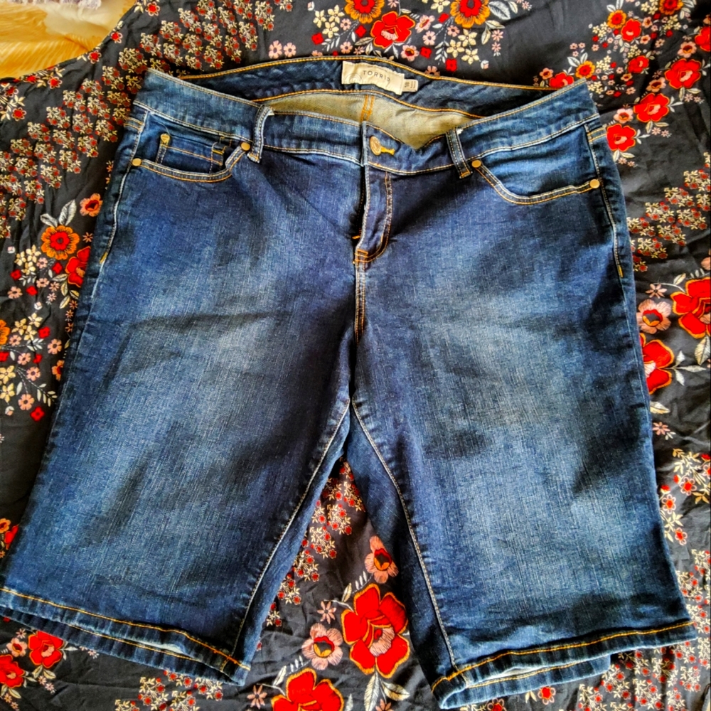 Torrid Denim Shorts Size 18